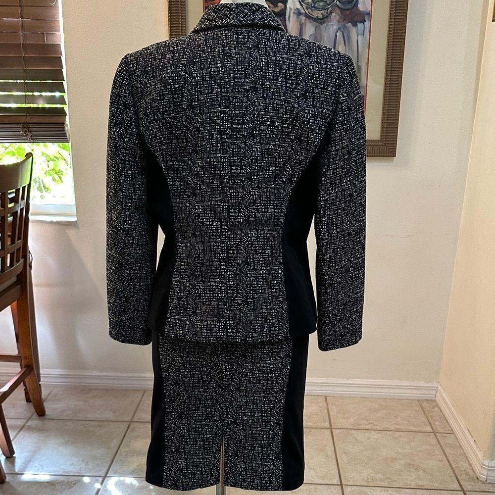 Tahari ASL Women's Black/White 2 PC Skirt Suit Size 14P - Picture 9 of 14